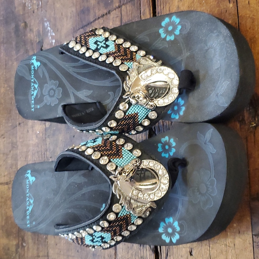 Mountain West size 10 sandals